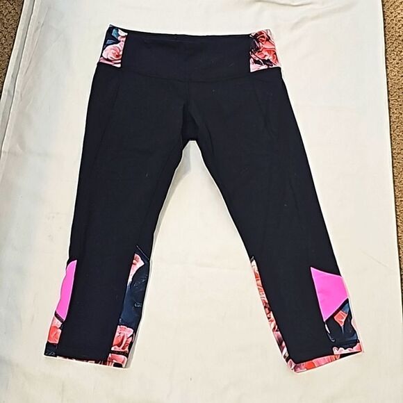 Lululemon Crop Leggings with Floral Top and Bottom size 8 - Picture 1 of 7